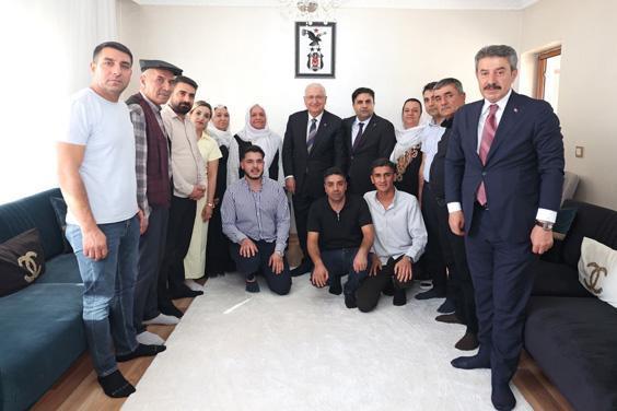 milli savunma bakani yasar guler sirnakta sehit ailesini ziyaret etti 2 IpK8pp6O