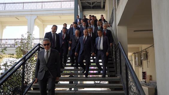 milli savunma bakani yasar guler sirnakta sehit ailesini ziyaret etti 4 ajhJJvBq