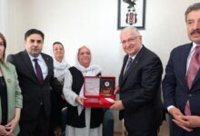 milli savunma bakani yasar guler sirnakta sehit ailesini ziyaret etti VevEy2jA