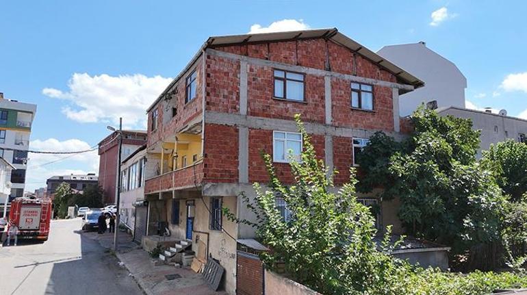 mudanyadaki 33 siddetindeki zelzele sonrasi istanbulda duvarlarindan ses gelmeye baslayan bina bosaltildi 2 W3Gsa4O5