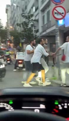 Nişantaşı'nda trafik arbedesi: Elinde sopa ile bayanın üzerine yürüdü 6 nisantasinda trafik arbedesi elinde sopa ile bayanin uzerine yurudu 4 SNQWgf8J