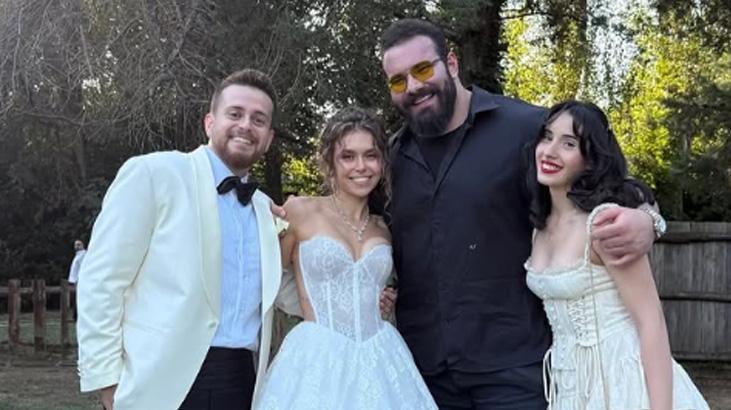 Ödül merasiminde evlenme teklifi etmişti... Alper Rende ve Betül Çakmak dünyaevine girdi: 12 yıldır bugünü bekliyorum 6 odul merasiminde evlenme teklifi etmisti alper rende ve betul cakmak dunyaevine girdi 12 yildir 8wdkrhaE