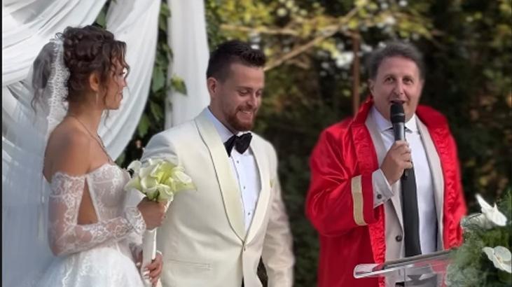Ödül merasiminde evlenme teklifi etmişti... Alper Rende ve Betül Çakmak dünyaevine girdi: 12 yıldır bugünü bekliyorum 5 odul merasiminde evlenme teklifi etmisti alper rende ve betul cakmak dunyaevine girdi 12 yildir 9EDM7TMG
