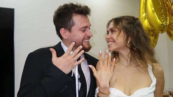 Ödül merasiminde evlenme teklifi etmişti... Alper Rende ve Betül Çakmak dünyaevine girdi: 12 yıldır bugünü bekliyorum 4 odul merasiminde evlenme teklifi etmisti alper rende ve betul cakmak dunyaevine girdi 12 yildir FqVRh9PV