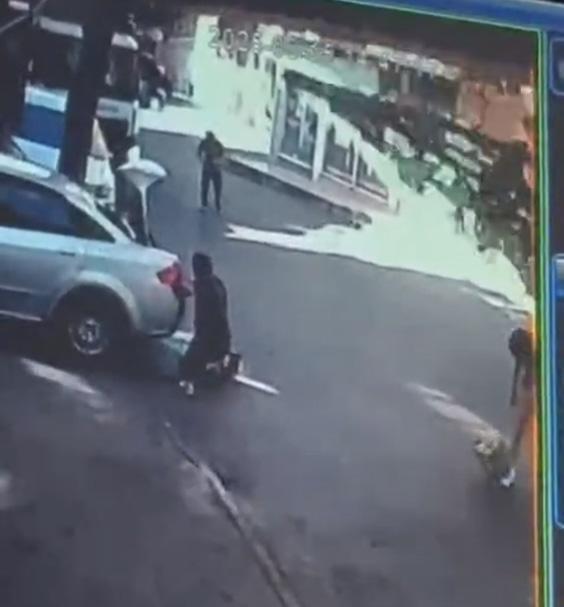 oyuncu ibrahim yildizin uzerine agac devrildi hastaneye kaldirilan oyuncu vefat kalim savasi veriyor 4 K9edABqH