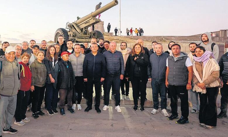 Özel’den Zafer Yolu yürüyüşü 1 ozelden zafer yolu yuruyusu JeGRcGYJ