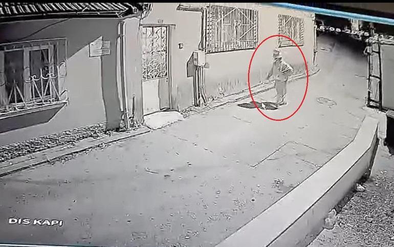 Palyaço kıyafetli 17 yaşındaki kuşkulu yakalandı! Elinde bıçak değil, bisiklet kornası varmış 3 palyaco kiyafetli 17 yasindaki kuskulu yakalandi elinde bicak degil bisiklet kornasi varmis 1 B6lLk6Ja