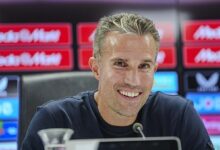 robin van persie fenerbahcenin baskisindan kurtulmakta zorlandik y3QYLZME