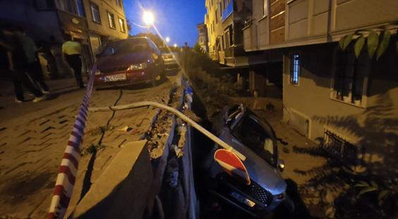 sancaktepede yokusta kayan cip apartman bosluguna dustu 1 yarali 3 mE2bEMTC