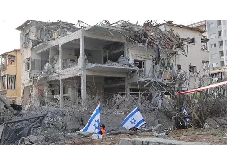 savas bitti korkusu bitmedi ateskese karsin diken ustundeler israile asla guvenmiyoruz 4 CwgFH2kV