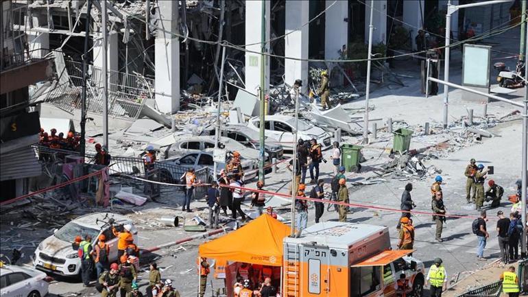 savas bitti korkusu bitmedi ateskese karsin diken ustundeler israile asla guvenmiyoruz 7 2wjskChM