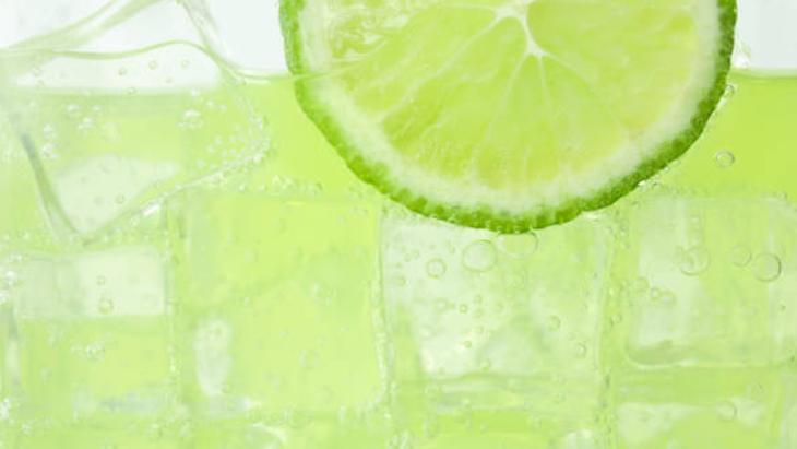 serinlemek icin iciyorduk zayiflatiyormus cool limei su yerine icin 1 tarcinla taclaniyor 5