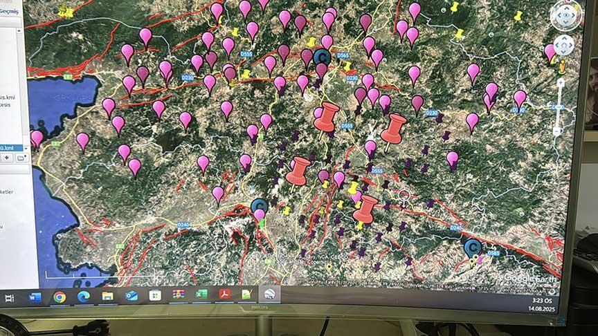 Sındırgı’da 6,1 büyüklüğündeki sarsıntıya ait yeni ayrıntı: ‘Yer kabuğunda 2 cm salınım var’