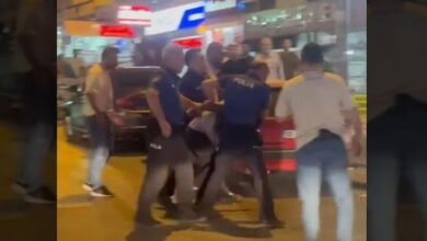 sokak ortasinda teror estirmislerdi ankarada ambulansa saldiran supheliler gozaltina alindi IuKSqzft