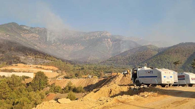son dakika alevler her yeri sardi meskenler bosaltildi yangin felaketi buyuyor 2