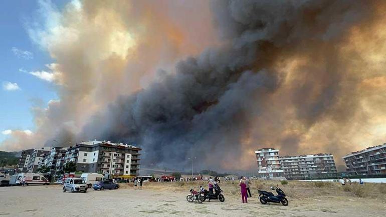 Son dakika... Çanakkale'de büyük yangın! İtfaiye aracı alevlerin ortasında kaldı 2 son dakika canakkalede buyuk yangin itfaiye araci alevlerin ortasinda kaldi 0 PbEp3eN6