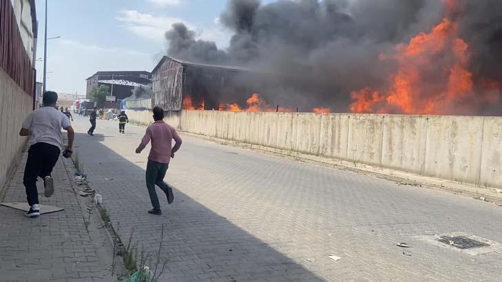 son dakika eskisehirde fabrika yangini 2 fabrikaya daha sicradi 6 6cdBeiUa