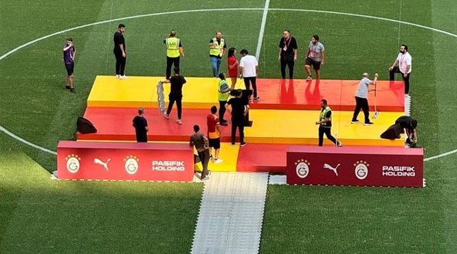 SON DAKİKA | Galatasaray'da Victor Osimhen ve Leroy Sane için imza töreni! Ederson tezahüratı, Dursun Özbek'ten şampiyonluk bildirisi 8 son dakika galatasarayda victor osimhen ve leroy sane icin imza toreni ederson tezahurati XWjiONFj