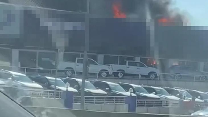 son dakika pendikte sifir arac bayisinde yangin cikti c593rr9h