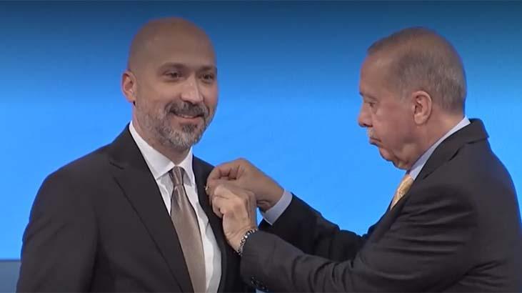 son dakika rozetlerini cumhurbaskani erdogan takti iste ak partiye katilan 9 belediye baskani 7 s4Ufgemi
