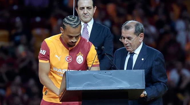 SON DAKİKA | Sane ve Osimhen'in imza merasiminde transfer mesajı! '3 isimle görüşüyoruz, duyunca çıldıracaklar' 4 son dakika sane ve osimhenin imza merasiminde transfer mesaji 3 isimle gorusuyoruz duyunca 9AfXyGth