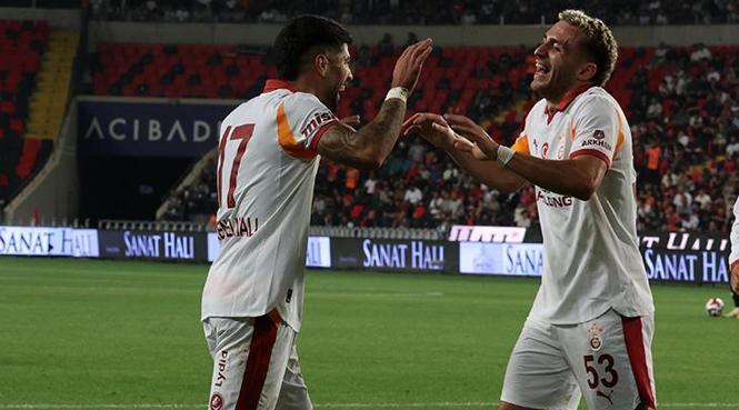 SON DAKİKA | Son şampiyon Galatasaray zaferle başladı! Gaziantep FK meskeninde mağlup 3 son dakika son sampiyon galatasaray zaferle basladi gaziantep fk meskeninde maglup 1 bpL4cZXB