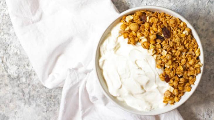 soylemeye utanan mutfaga kossun yogurda cekirdekleri ekleyip yiyin 2 kasik k fi 4 gIlQ3Obc