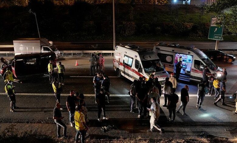 Sultanbeyli'de iki minibüs çarpıştı! 9 kişi yaralandı 2 sultanbeylide iki minibus carpisti 9 kisi yaralandi 4HJxAnZX