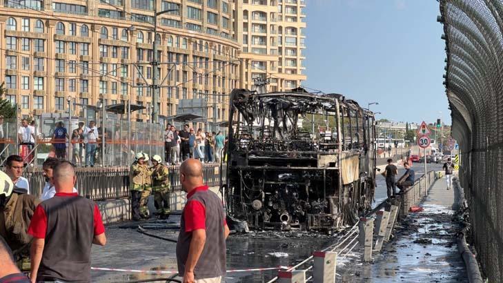 Sultangazi'de otobüste yangın: Tramvay seferleri durdu 10 sultangazide otobuste yangin tramvay seferleri durdu 8 cDeRiYcN