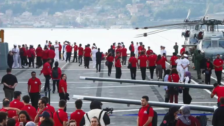 TCG Anadolu 'Mavi Vatan Boğaz Geçişi' için Sarayburnu'ndan demir aldı 3 tcg anadolu mavi vatan bogaz gecisi icin sarayburnundan demir aldi 1 y76mvTcG