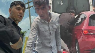 trafikte dehset cam silelim diye geliyorlar zorla kapiyi aciyorlar para vermezsen cizerim PN5UiN8U