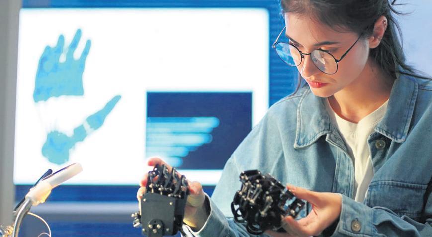 TÜSİAD Başkanı’ndan gençlere tercih teklifleri: Diploma yetmez yetkinlik kural