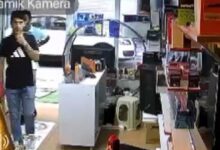 umraniyede pes dedirten hirsizlik oyun konsolunu caldilar sahibi peslerinden kosarken telefonunu da aldilar VdBiTBKH