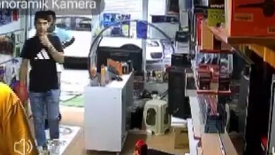umraniyede pes dedirten hirsizlik oyun konsolunu caldilar sahibi peslerinden kosarken telefonunu da aldilar VdBiTBKH