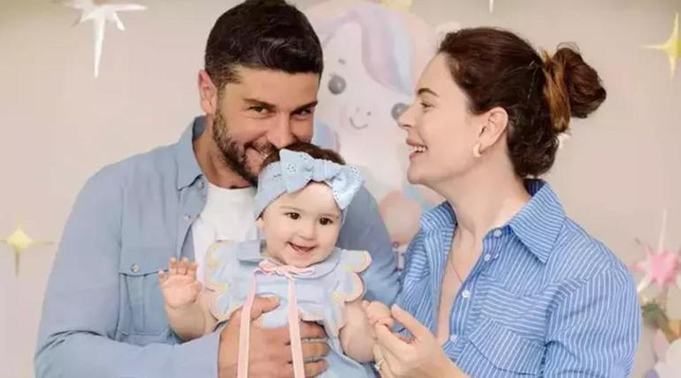 Ünlü çift boşanıyor mu? Berk Oktay'dan günler sonra sürpriz paylaşım 2 unlu cift bosaniyor mu berk oktaydan gunler sonra surpriz paylasim 0 2LTEaNLk