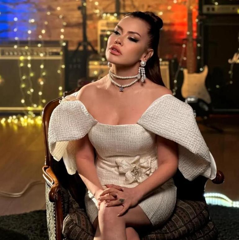 Ünlü müzikçi Lara sevenleriyle üzen haberi paylaştı! Beyninde kitle belirlendi 3 unlu muzikci lara sevenleriyle uzen haberi paylasti beyninde kitle belirlendi 1 AVFel2WP