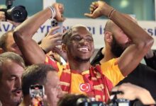 victor osimhenden napoliyi kizdiran hareket eFS9K5D7