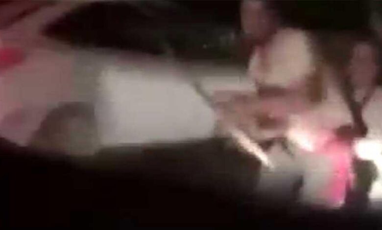Yer: Ankara! Trafikte baltalı akın; baba ve oğlu gözaltına alındı 1 yer ankara trafikte baltali akin baba ve oglu gozaltina alindi ruaYuvcz
