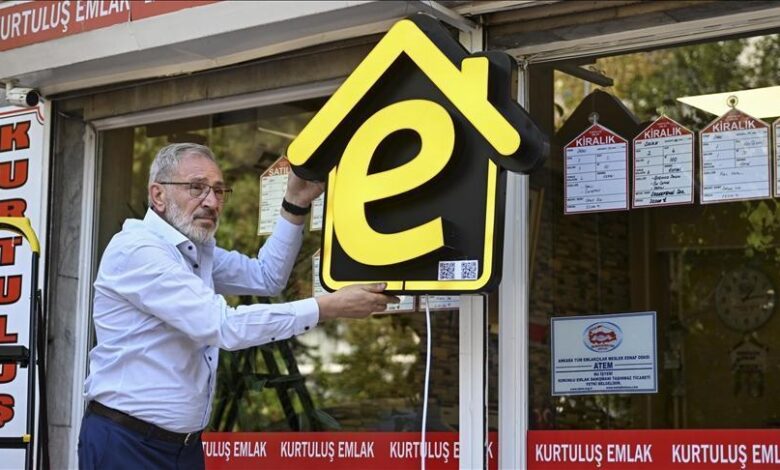 yetkili emlak ofislerine e tabelalarin asilmasina baslandi BpKnMA4Q