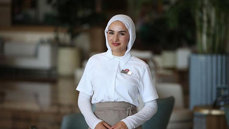 yks cikisinda babasi cicekle karsilamisti cimen hayalindeki kisma yerlesti 2 Xdf6eJks