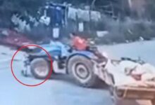2 yasindaki cocugun babasinin kullandigi traktorun altinda kaldigi manzaralar kahretti 34qGNcrw