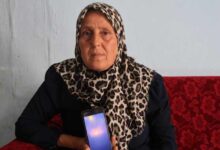 4 cocuguna bakan kadina buyuk sok hicbir sey yapamadik oylece izledik iAaQk1v6