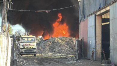 adanada geri donusum fabrikasinda cikan yangin mudahale suruyor jpfVQXOG