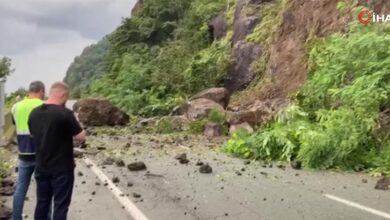 artvinde heyelan karadeniz kiyi yolu ulasima kapandi r67BaTsk