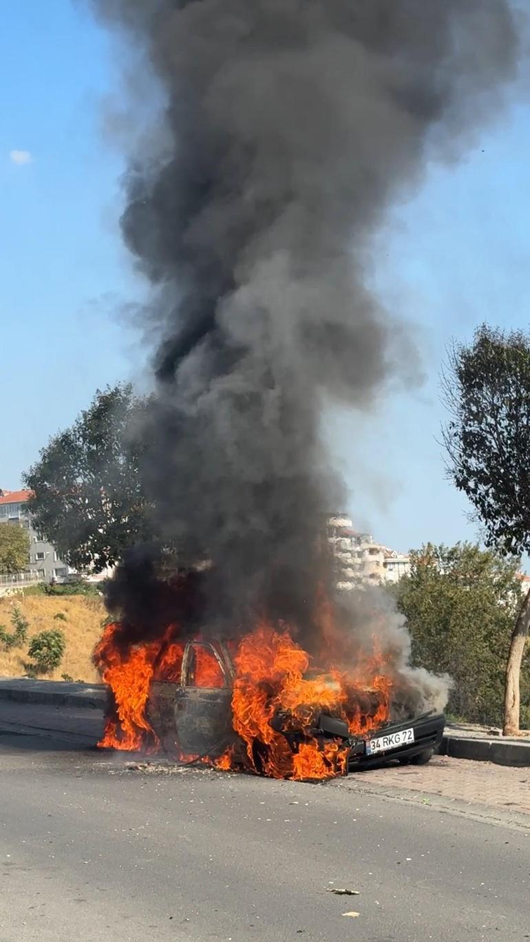 Avcılar'da park halindeki araba alev alev yandı 2 avcilarda park halindeki araba alev alev yandi 0 RTI1mHbu