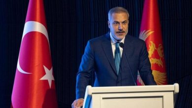 bakan fidan gidisata seyirci kalmadik elimizi her vakit tasin altina koyduk Z94yl42y