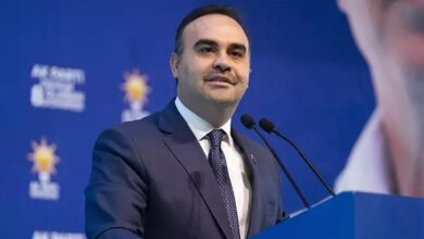 bakan kacir ozgur ozele cekirgeli roket gondermesi yapti TfnuGScd