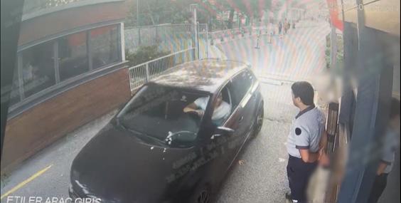 Boğaziçi yerleşkesindeki dehşette yeni görüntü! Hilal'in katili hiç aranmadan iki kere yerleşkeye girmiş 11 bogazici yerleskesindeki dehsette yeni goruntu hilalin katili hic aranmadan iki kere yerleskeye girmis 9 ikdnrDRI