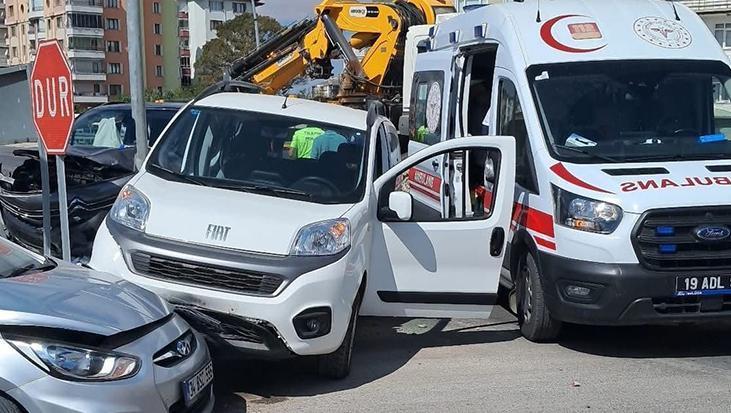 Çalışmayan ışıklar zincirleme kazaya neden oldu 1 calismayan isiklar zincirleme kazaya neden oldu uBh3vuH3