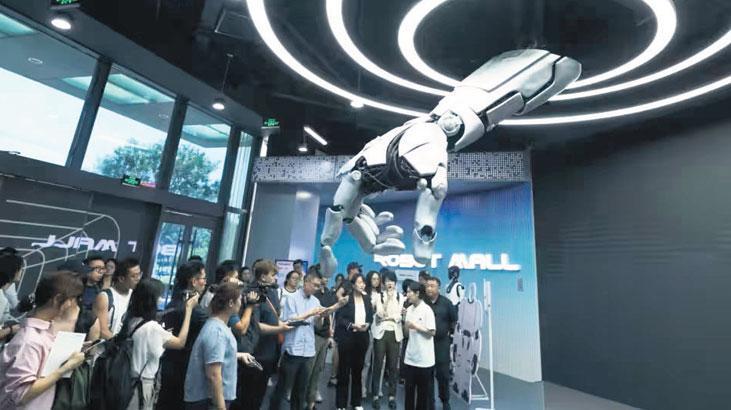Çin yılda 280 bin robotu iş gücüne ekliyor 1 cin yilda 280 bin robotu is gucune ekliyor QBy4JR88